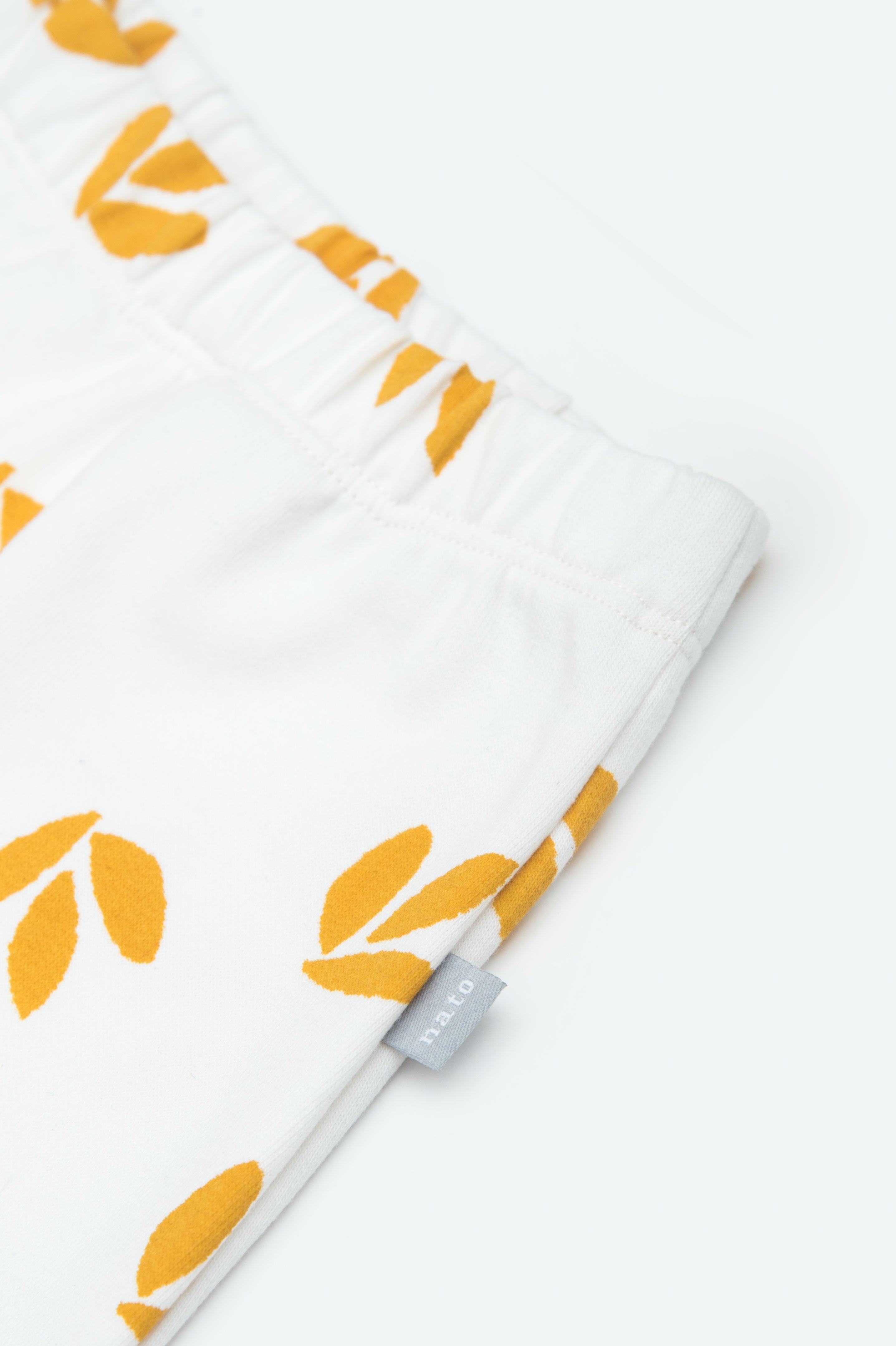 Pantalón Estampado Ambiental Hoja Ambar