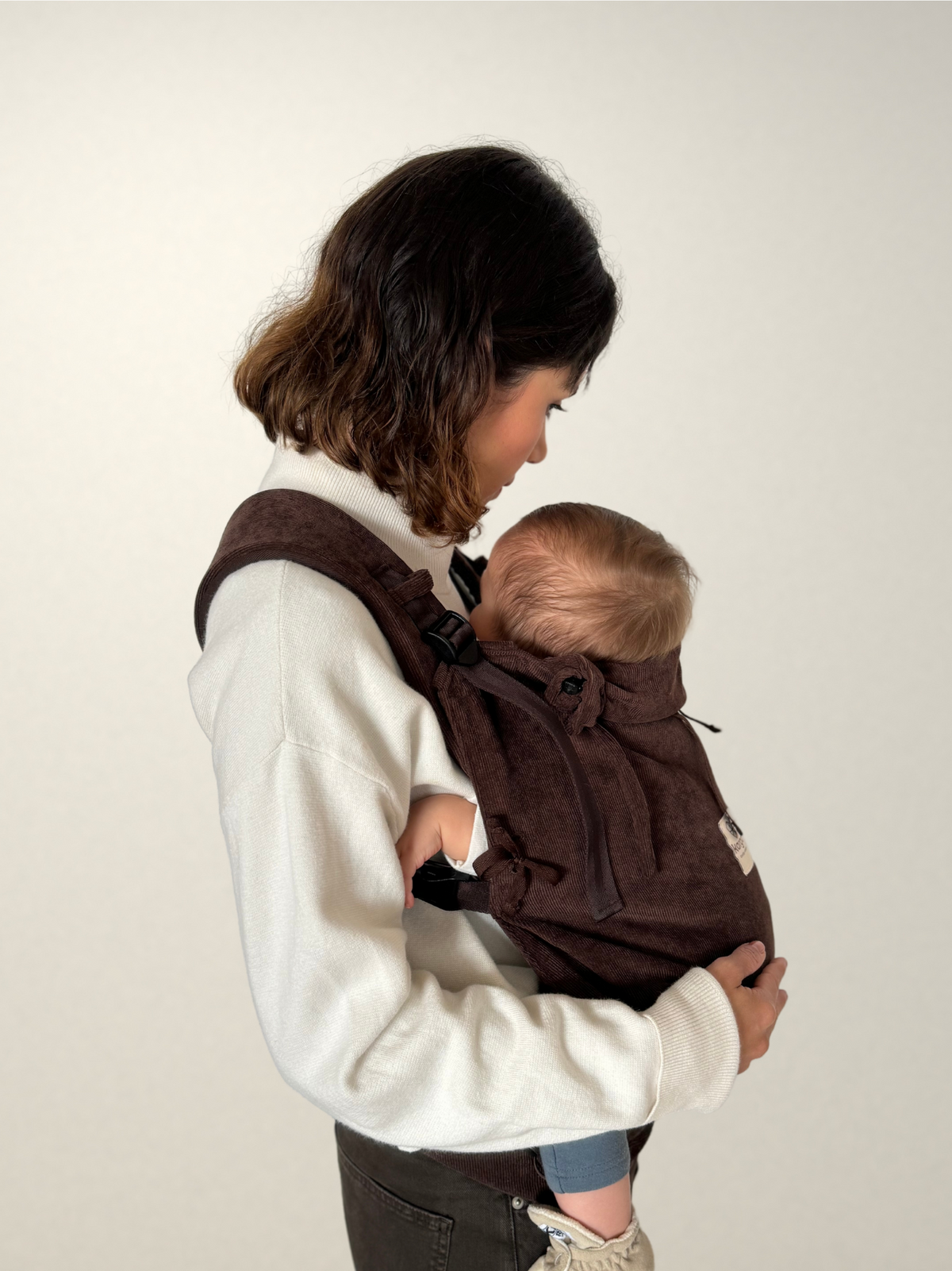 Mochila Ergonómica Corduroy Mocca (1)